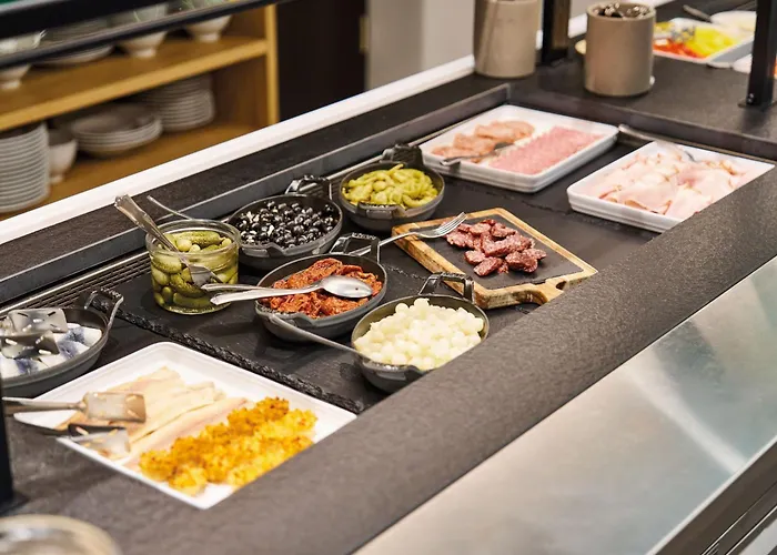 Urban Nature - Badeschloss באד גסטיין